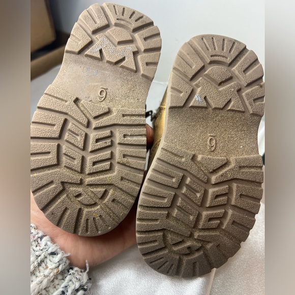 Cat & Jack Tan Boot - Picture 7 of 8